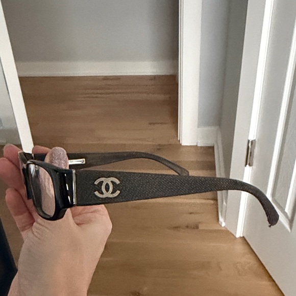 CHANEL Black Rectangular Eyeglasses with Quilted Case and CC Logo - Picture 2 of 9